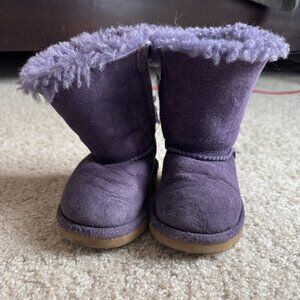Toddler size 6 (US) purple Uggs